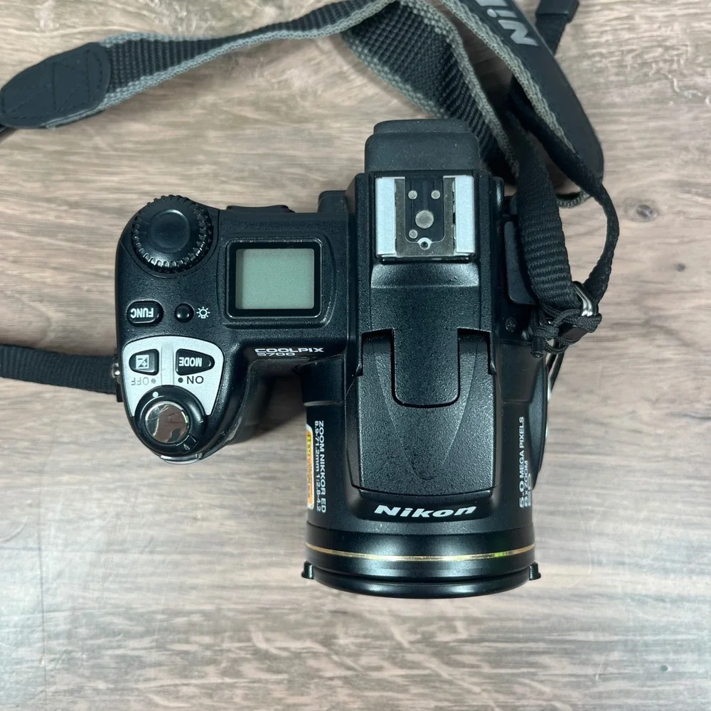 Nikon Coolpix 5700 Digital Camera Black 5.0MP 8x Zoom Bundle No Battery